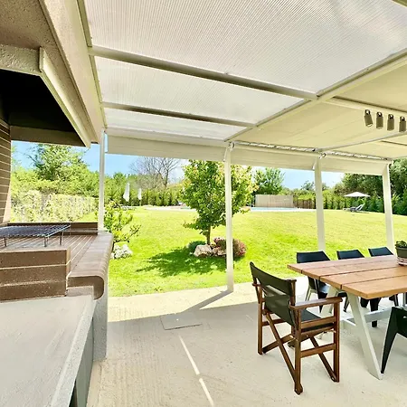 فيلة Dafni With Private Pool By Dadovillas